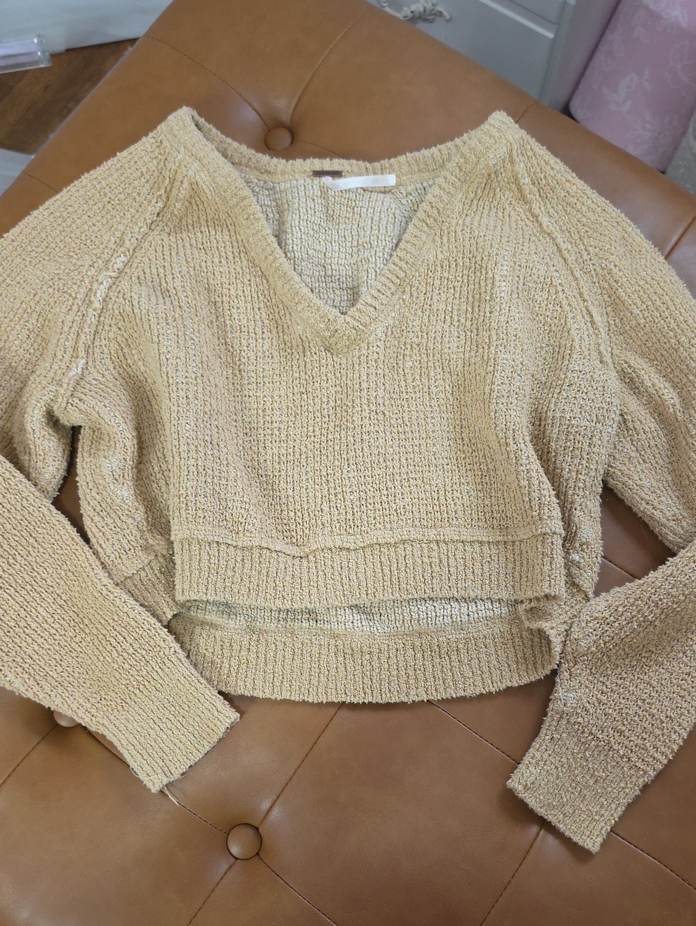 XS Free People Cropped V-Neck Sweater in Light Tan